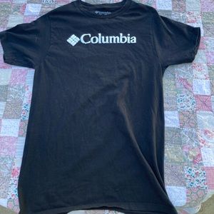 Columbia small tee shirt